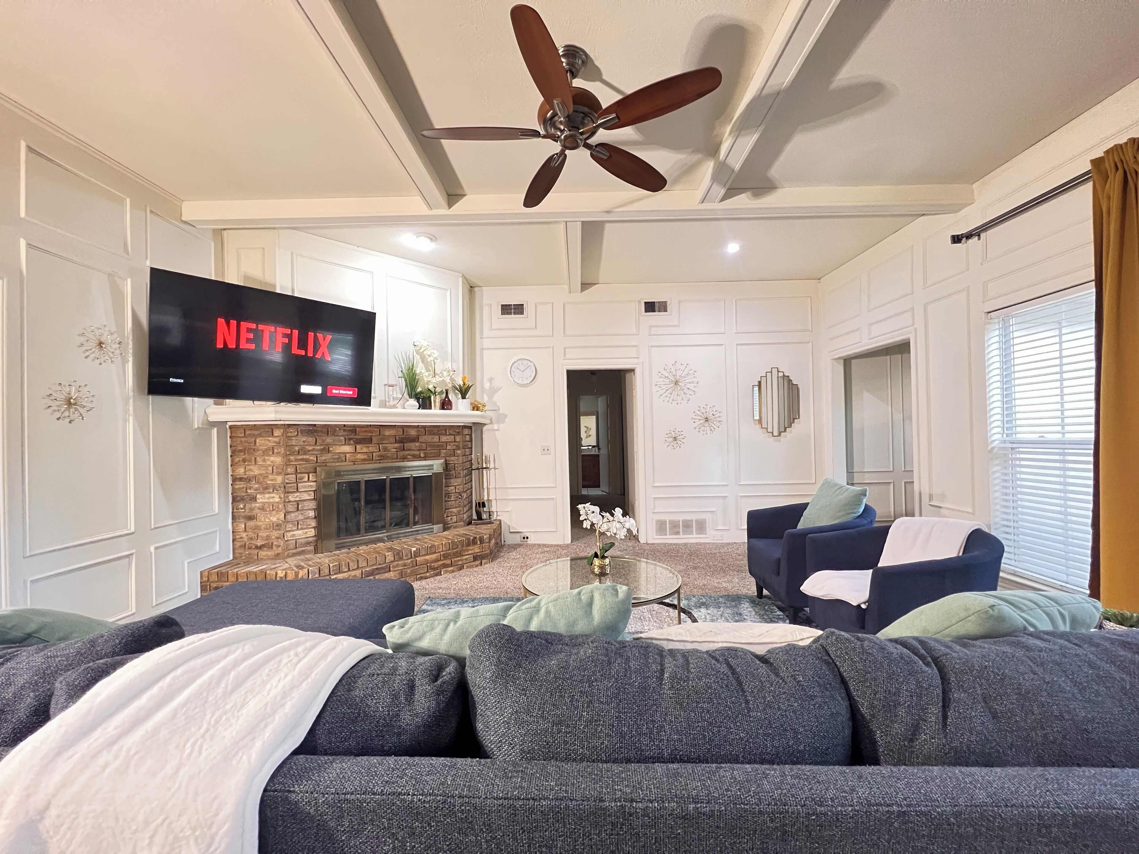 ⭐️Spacious 3-BR Retreat with Sunroom, Yard, BBQ - ❤️Your City Escape Awaits!