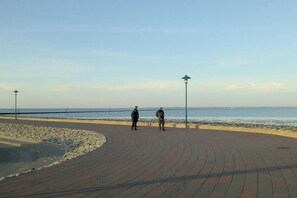Beach - Deichperle beautiful beach location (Neuharlingersiel)