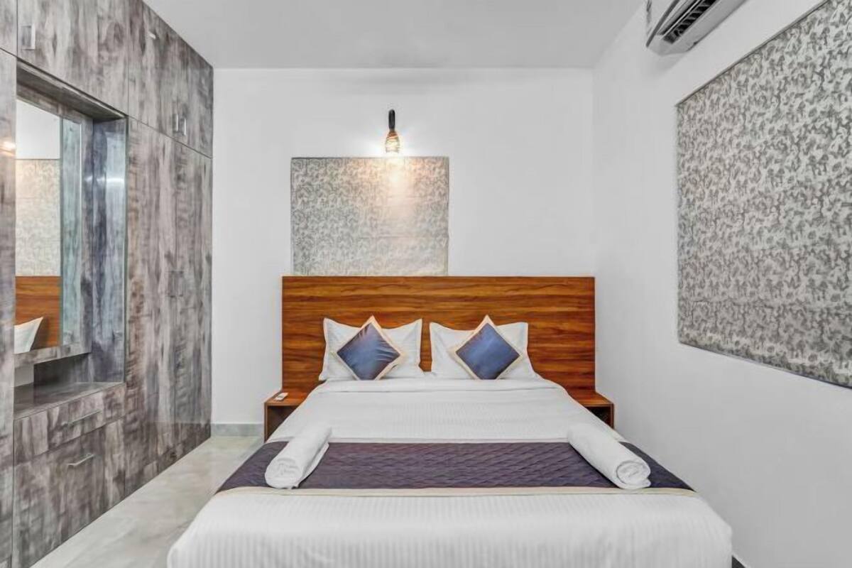 2 عدّة غرف نوم وتجهيزات عازلة للصوت ومكواة/لوح كي وواي فاي مجانًا