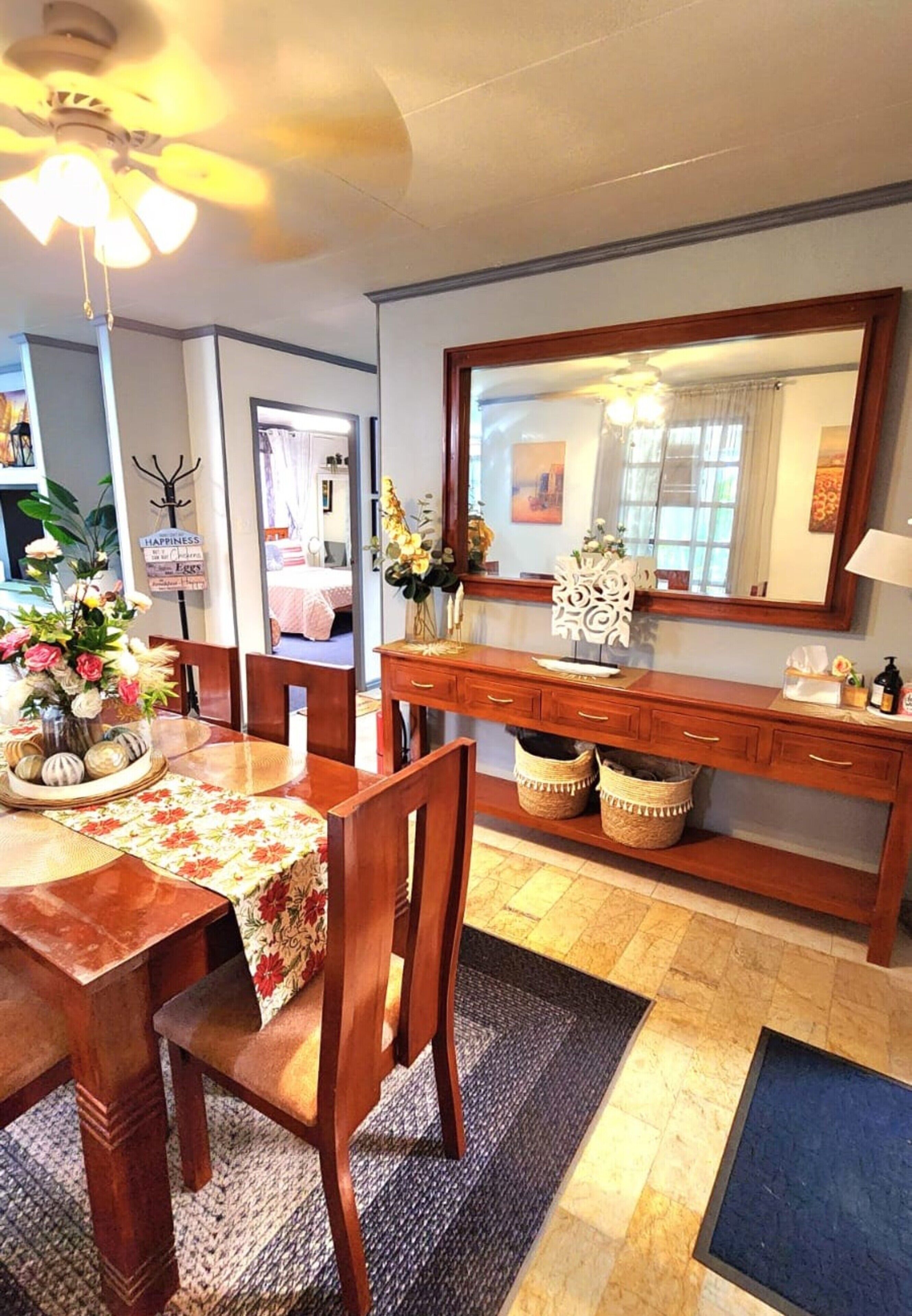 Signature House, 3 Bedrooms, Patio, Garden View | In-room dining