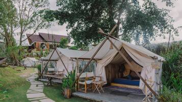 Glamping Danu | Bureau, draps fournis