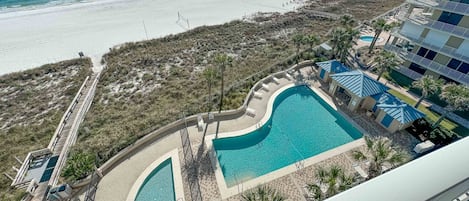 Inomhuspool och uppvärmd pool