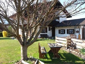 Property grounds - Ferienwohnung Gipfelblick, 41 qm, bis 3 Personen, Wohnschlafraum, Balkon (Unterwössen)