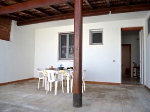 Outdoor dining - Neko Holiday Home With air Conditioning and Outdoor Space in San Foca (Melendugno)
