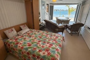3 bedrooms, iron/ironing board, free WiFi, bed sheets - Waterfront with Unbelievable Views + Fabulous Lanai on the Water (Bradenton Beach)