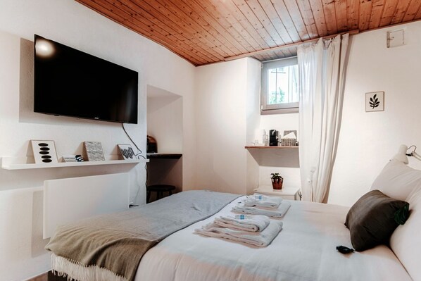 1 chambre, fer et planche à repasser, accès Internet, draps fournis