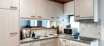 Romantic duplex a stone's throw from the EOC (CASA GIANNA)