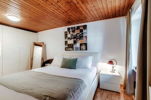 1 bedroom, iron/ironing board, Internet, bed sheets - Romantic duplex a stone's throw from the EOC (CASA GIANNA) (Bellinzona)