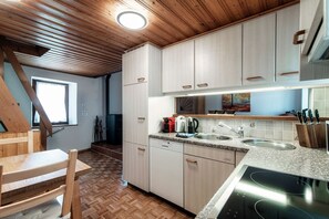 Fridge, microwave, oven, coffee/tea maker - Romantic duplex a stone's throw from the EOC (CASA GIANNA) (Bellinzona)