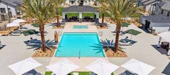 Breezy Modern House in Canopy at Cottonwood