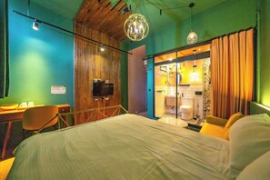 Romantic Double Room, City View | Individually decorated, desk, laptop workspace, free WiFi - Time Tree House (Tainan)