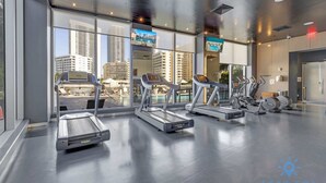 Fitness facility - Spectacular Studio, Amazing amenities (Hallandale Beach)