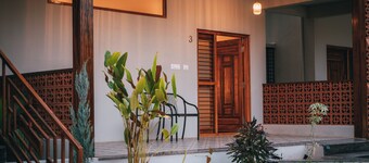 Poojaris Niranthara Kabini