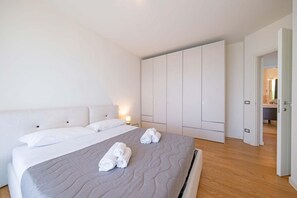3 Schlafzimmer, Bügeleisen/Bügelbrett, WLAN, Bettwäsche