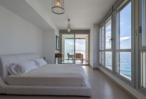 3 bedrooms, desk, iron/ironing board, WiFi