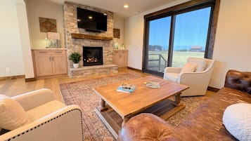 智能电视、壁炉