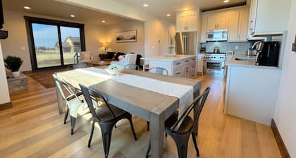 Mountain Modern Guest House w/Teton Views + A/C