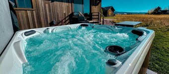 Mountain Modern Guest House w/Teton Views, A/C + Hot Tub