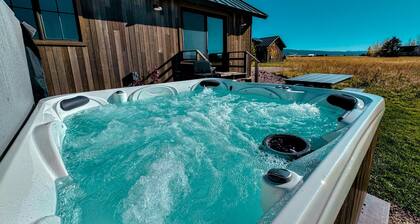 Mountain Modern Guest House w/Teton Views, A/C + Hot Tub