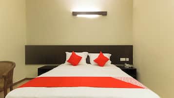 Espacio para trabajar con un portátil, wifi gratis, ropa de cama
