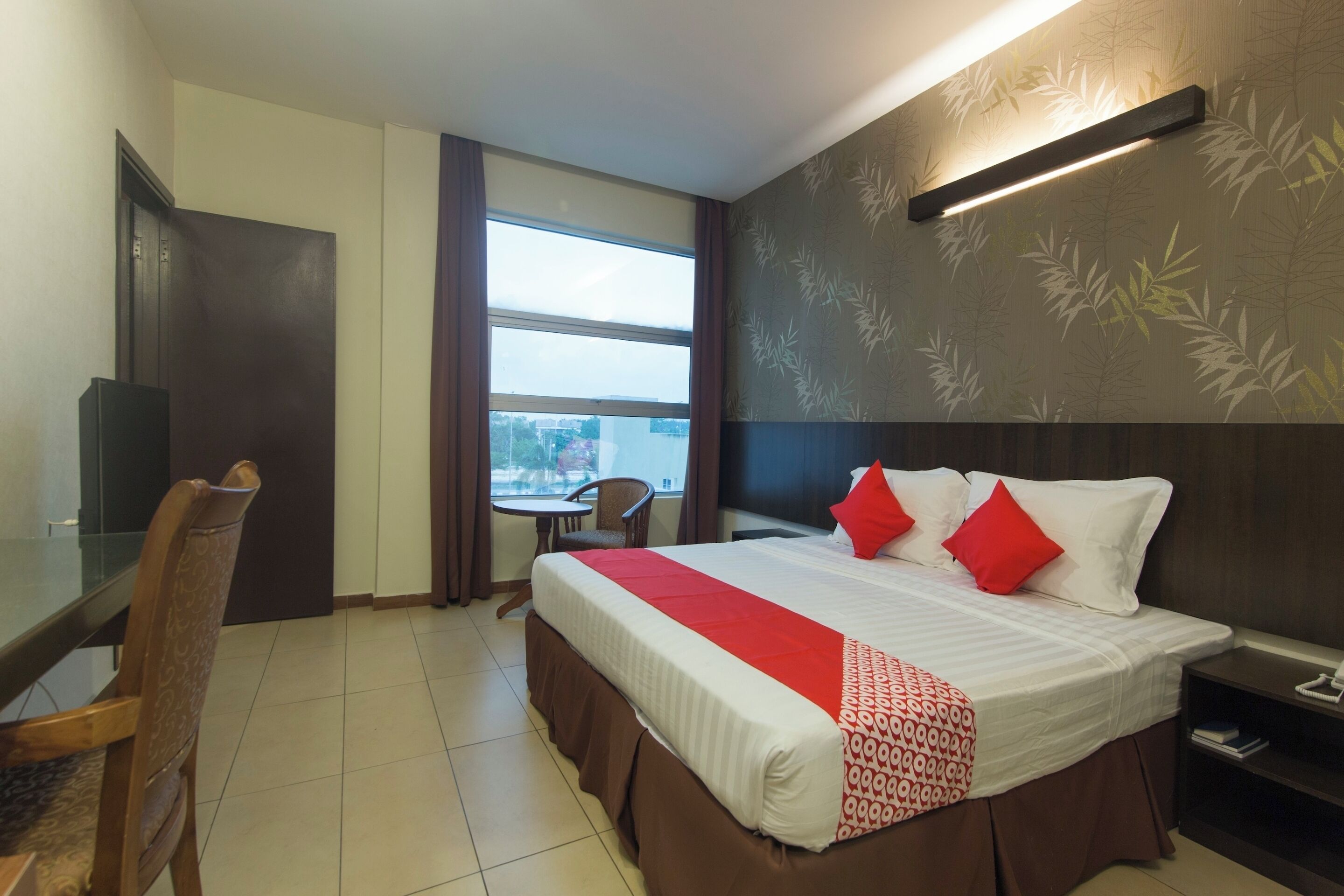 Laptop workspace, free WiFi, bed sheets