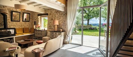 Smart-TV, Stereoanlage