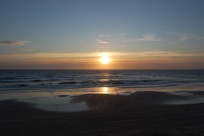 Beach - Comfortable bungalow for 6 people, 3 bedrooms, WiFi, in walking distance from the beach (Sint Maartenszee)