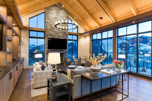 TV, fireplace - Spend Winter in Sun Valley! Mountain Home with Private Hot Tub and Fire Pit (Sun Valley)