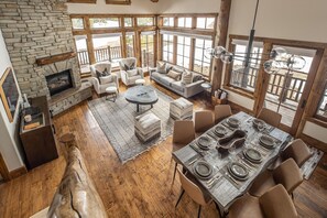 Dining - Spanish Peaks Cabin with Ski-in/Ski-out Access! Hot Tub! (Big Sky)