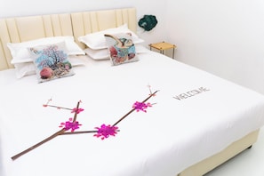 Deluxe-Doppelzimmer | Minibar, Zimmersafe, Bügeleisen/Bügelbrett, kostenloses WLAN