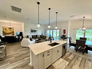 TV - 3/2 in The VIllage of Lake Denham - minutes from Sawgrass Market (The Villages)