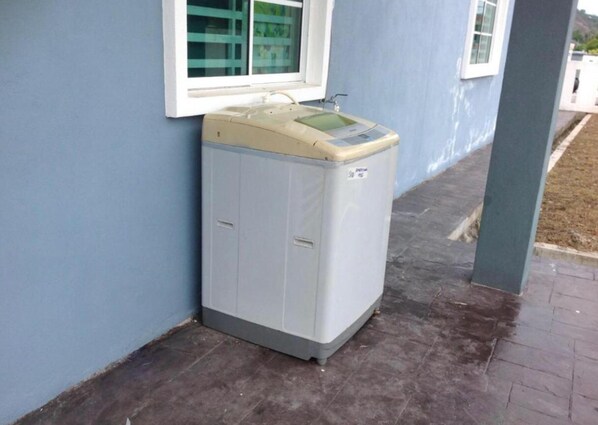 Front of property - OYO Home 90977 AzZinki Homestay (Chukai)