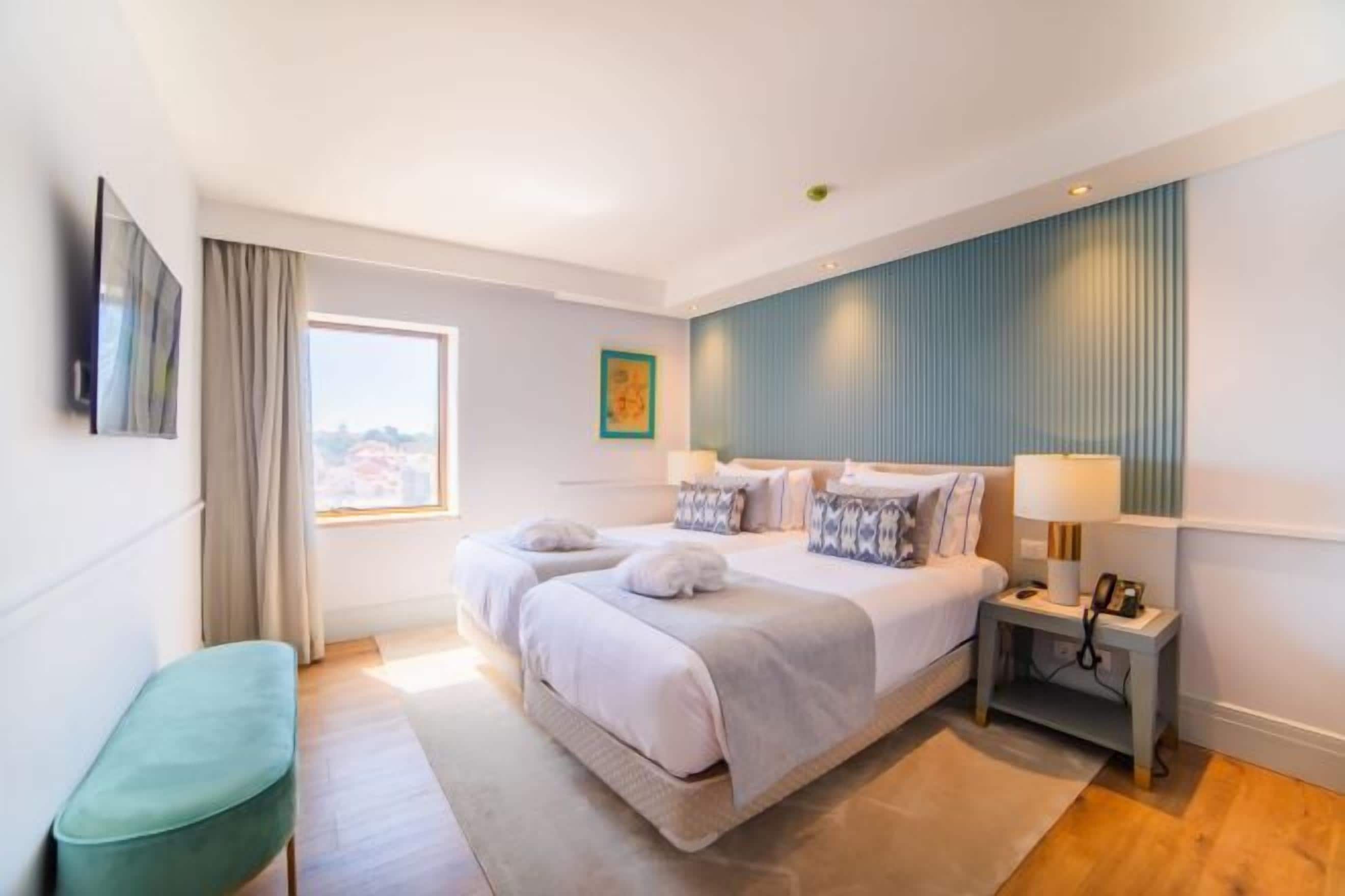 Schreibtisch, laptopgeeigneter Arbeitsplatz, kostenloses WLAN