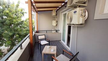 Doppia City, 1 letto queen, non fumatori, vista città | Balcone