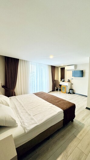 City Double Room, 1 Queen Bed, Non Smoking, City View | Minibar, desk, laptop workspace, soundproofing - Toprak City Hotel (Antalya)