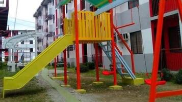 Children’s play area – outdoor