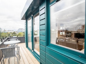 Apartment | Exterior - Two-bedroom Near Eton College by Belvilla (Slough)