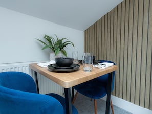 Dining - Urban Retreat: Studio Apts on Camden Road Belvilla (London)