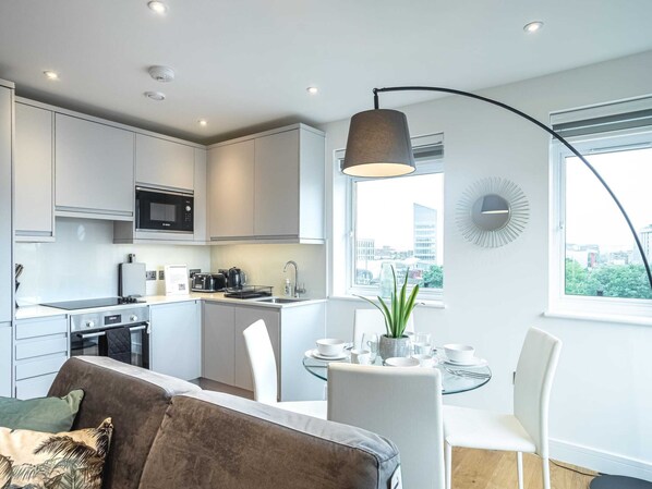 Apartment | Private kitchen - One Bed Near Windsor Castle by Belvilla (Slough)