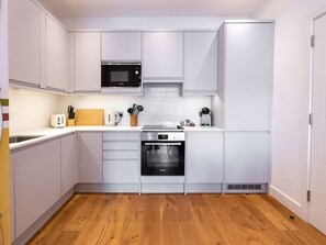   公寓 | 私人廚房 | 電熱水壺、烤麵包機、鍋具/餐盤/廚房用品