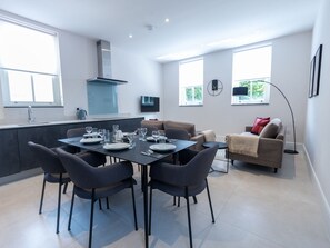 Apartment | Dining