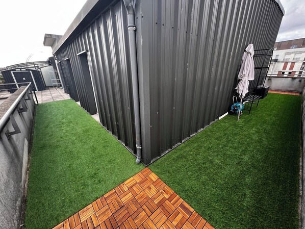 Property grounds - Rooftop Avec 3 Chambres, 90m2 Terrasse, vue Paris/tour Eiffel . 5min du Métro7 (Villejuif)