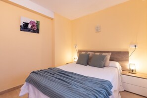 2 bedrooms, iron/ironing board, free WiFi, bed sheets - Cozy Apartment · Beach 100 m Away · A/C · UHC LA CUMBRE 055 (Salou)
