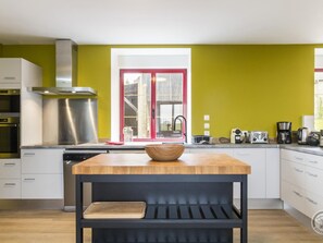 Fridge, microwave, dishwasher