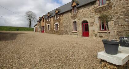 Grande maison 5 chambres Ă la campagne, animaux admis, parking, internet inclus, proche Mont St-Michel