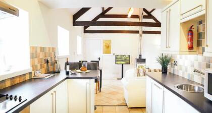 Barn Cottage Deluxe - hot tub