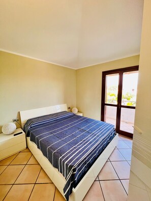 อพาร์ทเมนท์ | 2 ห้องนอน, เตารีด/โต๊ะรีดผ้า