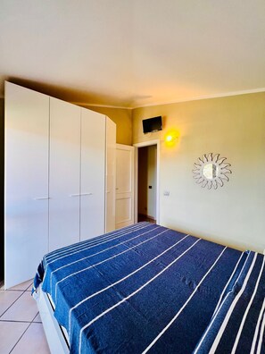 Huoneisto | 2 makuuhuonetta, silitysrauta/-lauta