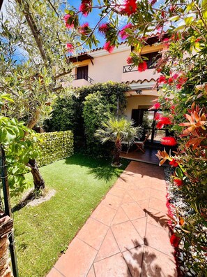 ด้านหน้าที่พัก