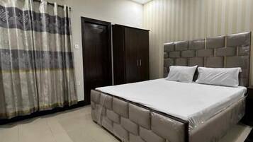 Deluxe Double Room | Kalis bunyi, seterika/papan seterika, Wi-fi percuma